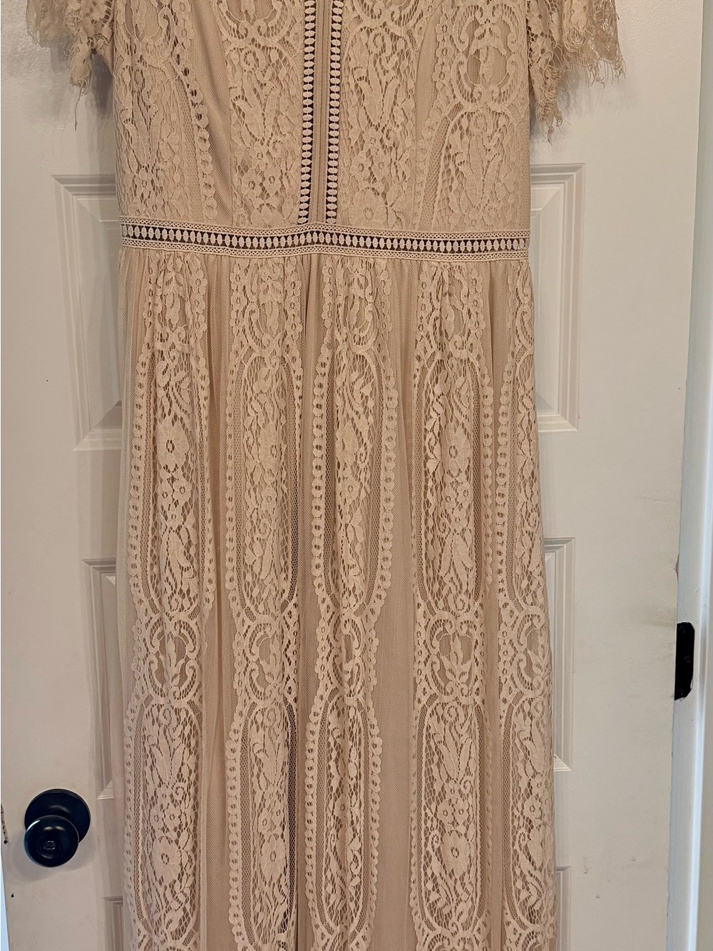 Source Unknown Beige Lace Maxi Dress with Scalloped Details
